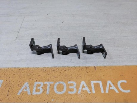 Rapid №3 петля двери правая