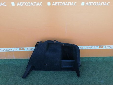 Rapid №3 обшивка багажника правая дев