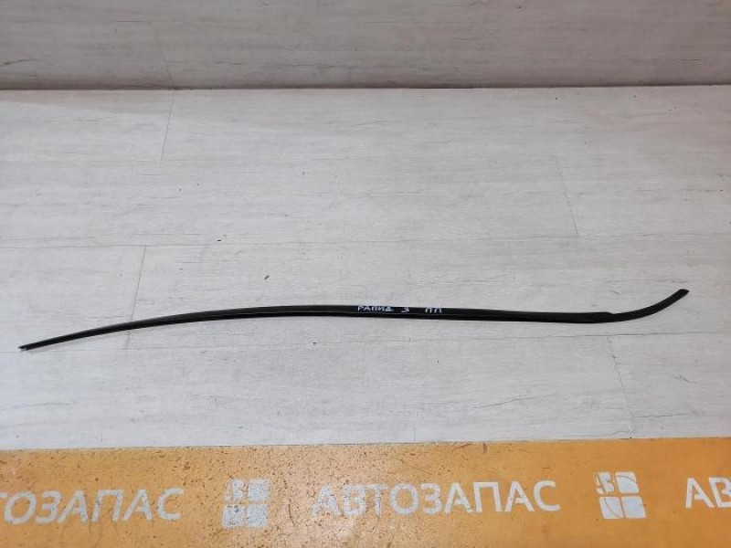 Rapid №3 молдинг лобового стекла правый деф