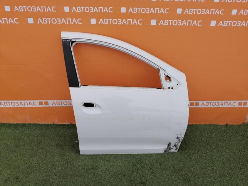 Logan №52 дверь передняя правая деф