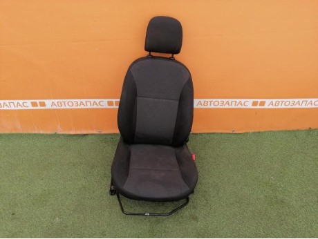 Logan №52 сиденье правое