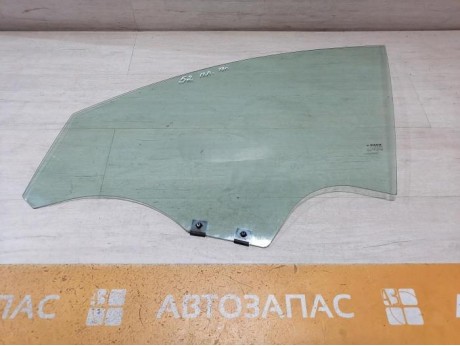Logan №52 стекло переднее левое 19