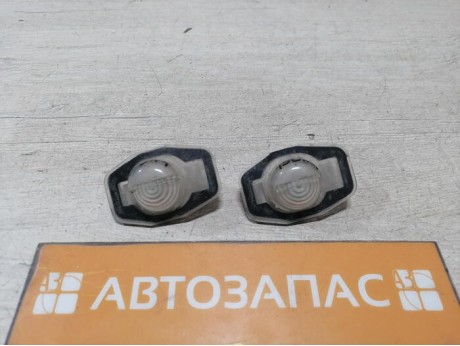 Corolla плафон подсветки номера
