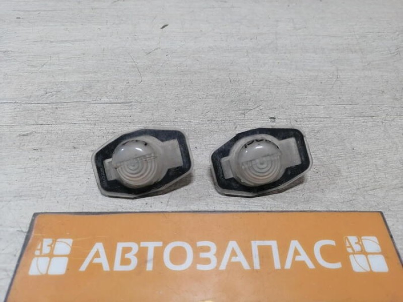 Corolla плафон подсветки номера