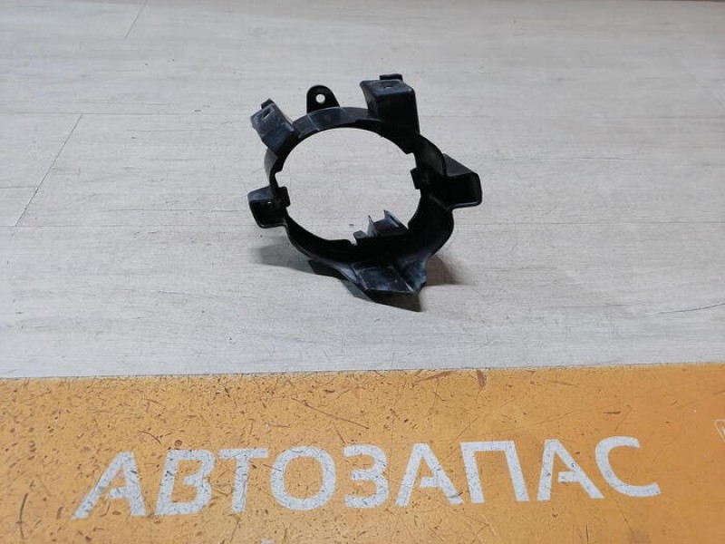 Qashqai №5 кронштейн противотуманки правый деф