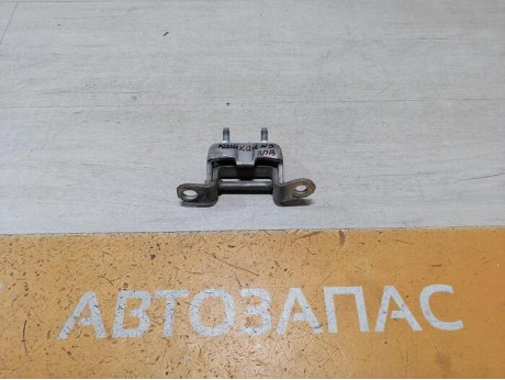 Qashqai №5 петля дверная задняя правая верхняя