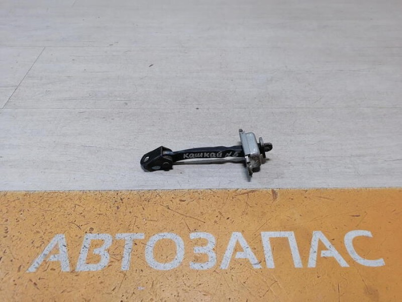 Qashqai №5 ограничитель двери передний правый