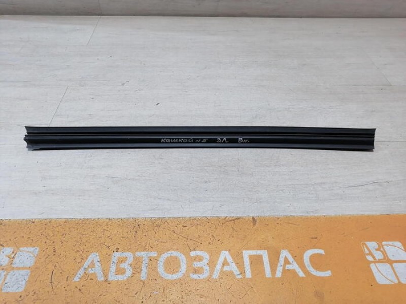 Qashqai №5 бархотка внутренняя задняя левая