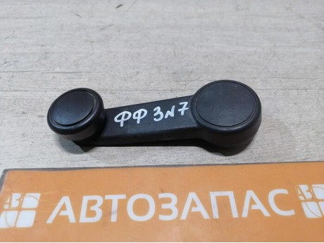 Focus 3 №7 ручка стеклоподъемника