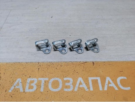 Cruze №6 петля замка двери