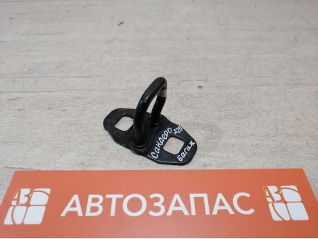 Sandero 2 №20 петля замка багажника