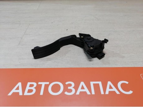 Sandero 2 №20 педаль газа
