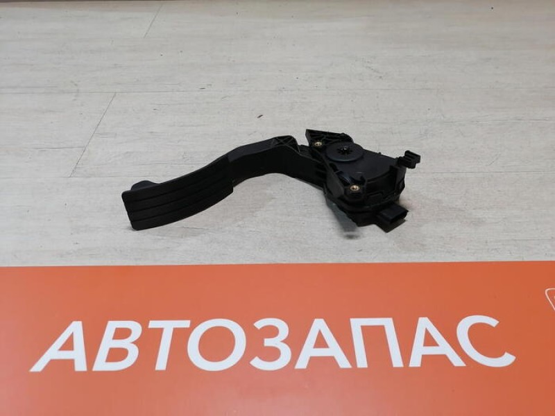 Sandero 2 №20 педаль газа