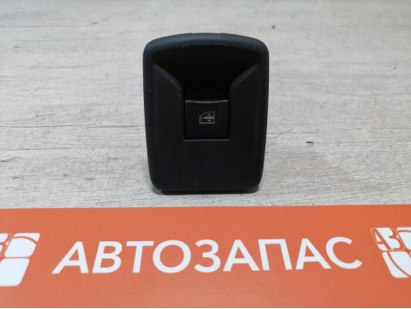 Sandero 2 №20 кнопка стеклоподъемника  дверь