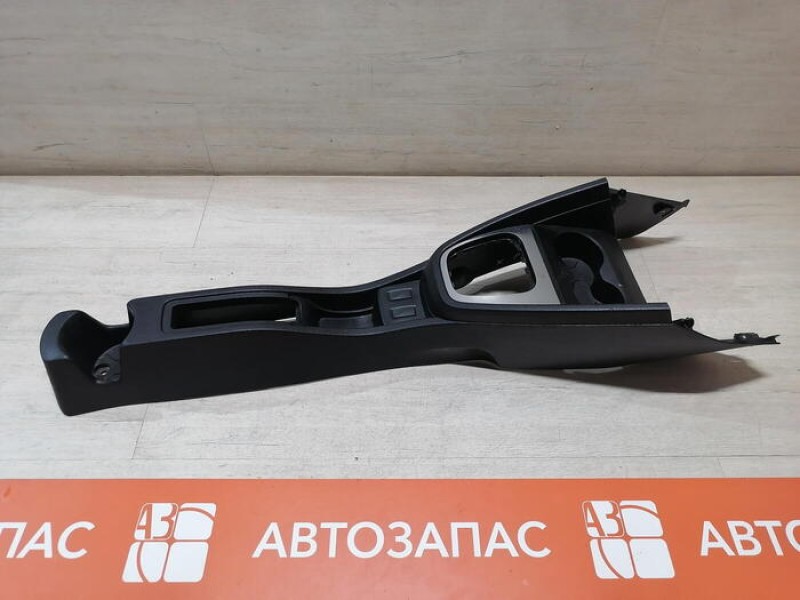 XRay 1 №1 консоль центральная с подстаканниками