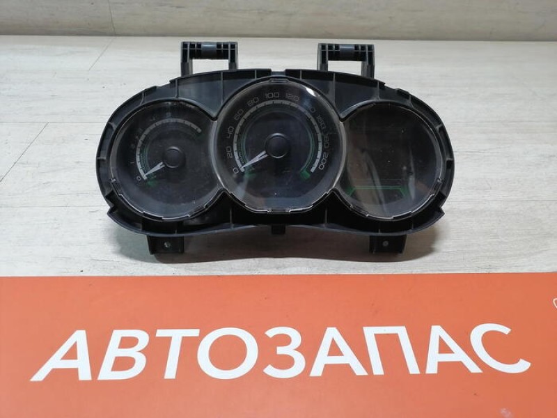 XRay 1 №1 панель приборов щиток