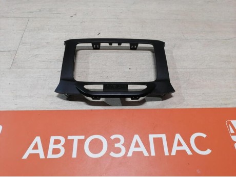 XRay 1 №1 рамка под магнитолу