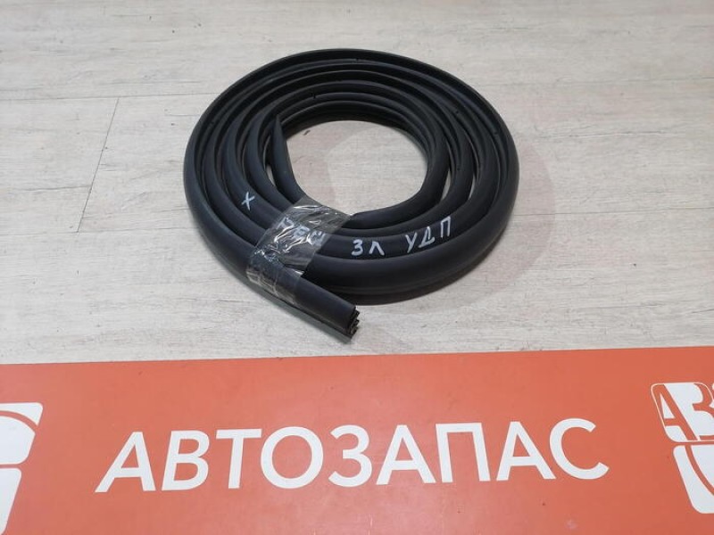 XRay 1 №1 уплотнитель дверного проема задний левый