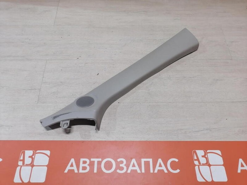 XRay 1 №1 обшивка передней стойки верхняя правая