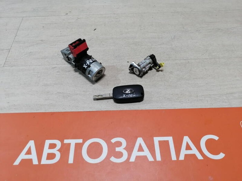 XRay 1 №1 замок зажигания комплект