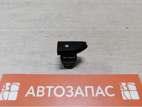 XRay 1 №1 кнопка блокировки центрального замка