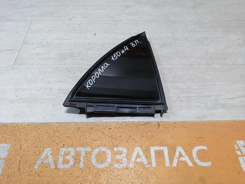 Corolla форточка правая