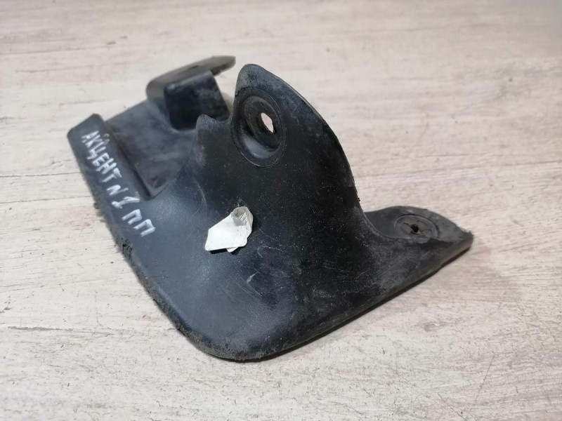 Accent №1 брызговик передний правый