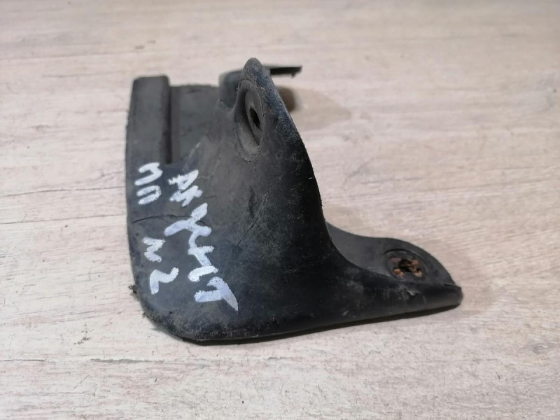 Accent №2 брызговик передний правый