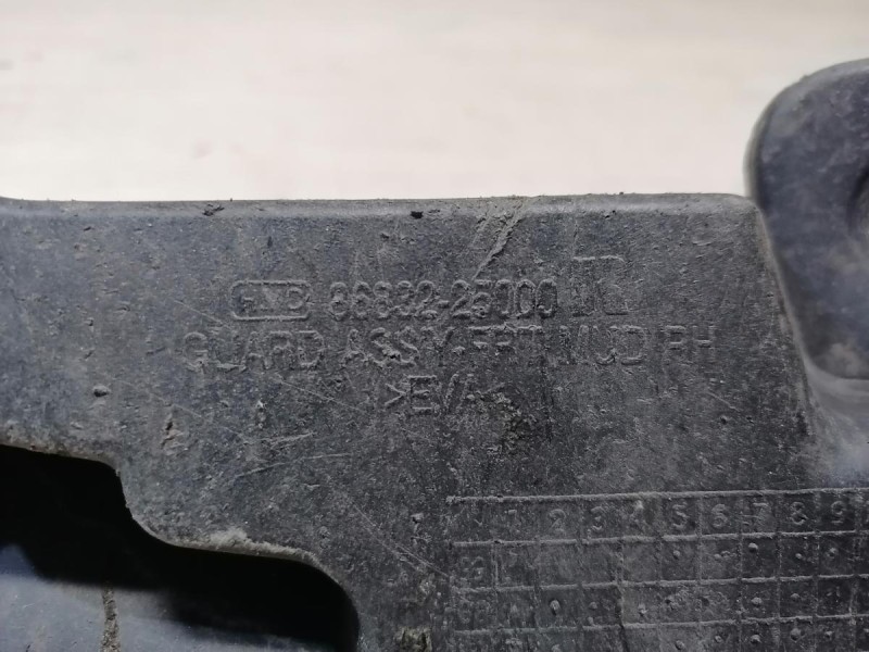 Accent №2 брызговик передний правый