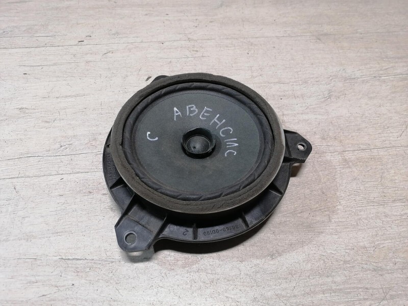 Avensis 2 динамик задний в дверь