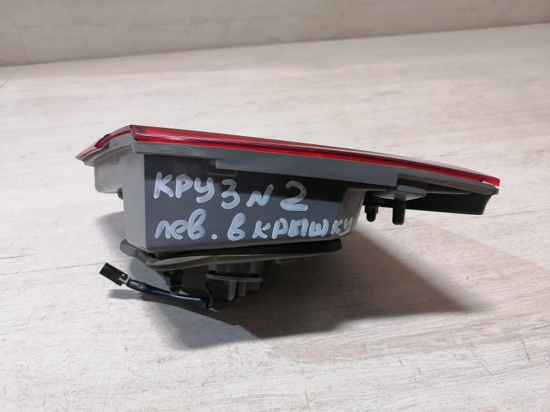 Cruze №2  фонарь в крышку багажника левый