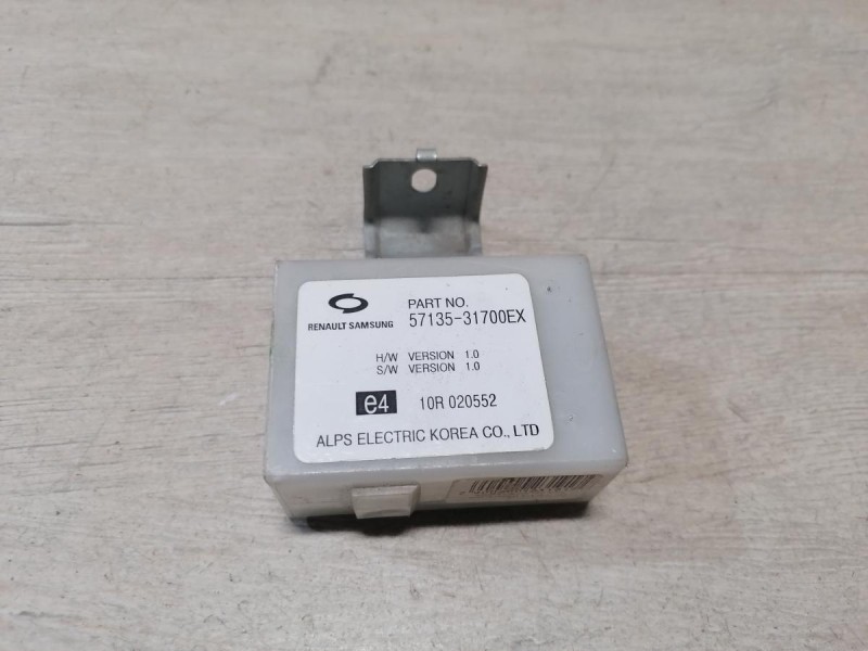 Almera Classic №2 блок электронный 5713531700