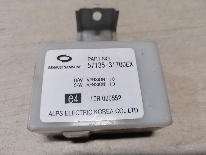 Almera Classic №2 блок электронный 5713531700