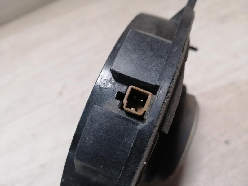 Almera Classic динамик двери