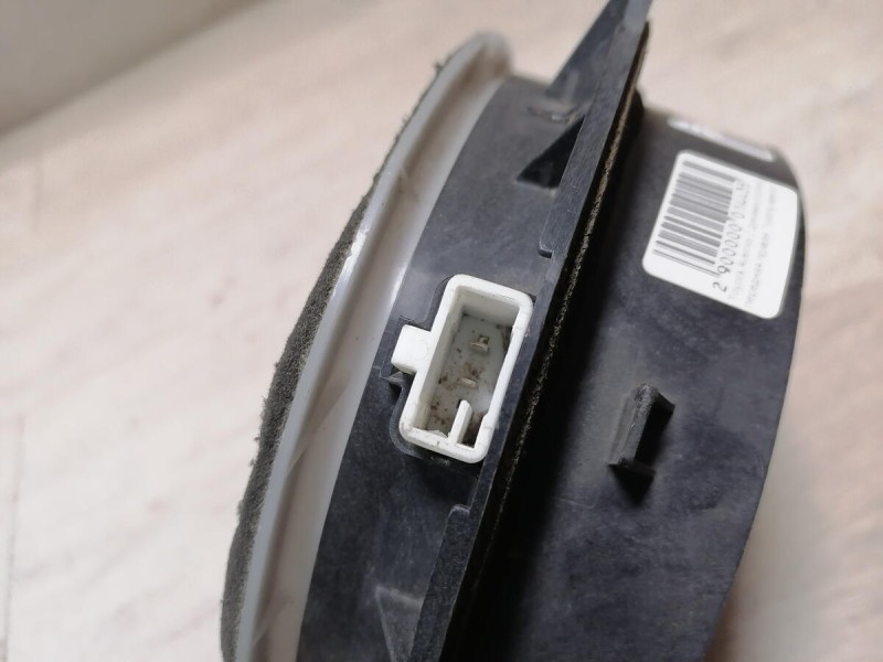 Avensis 2 динамик передний в дверь