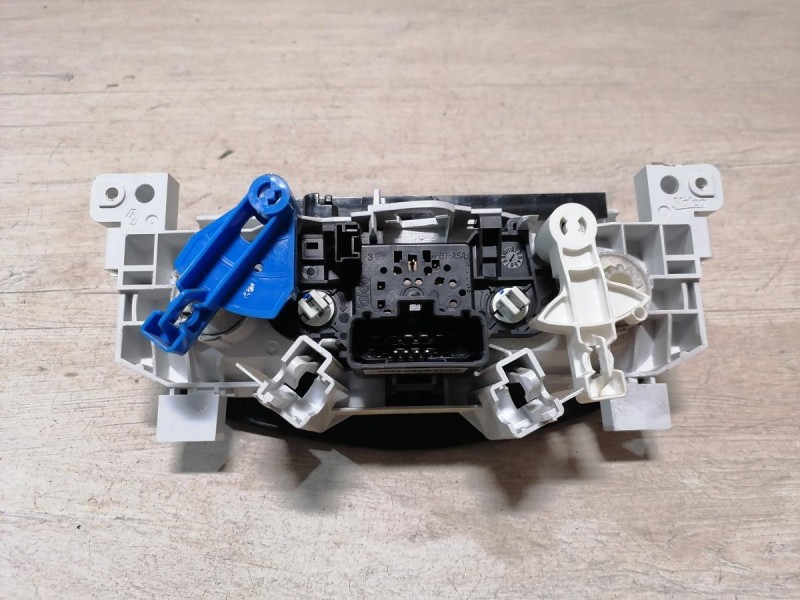 Almera G15 блок управления кондиционером