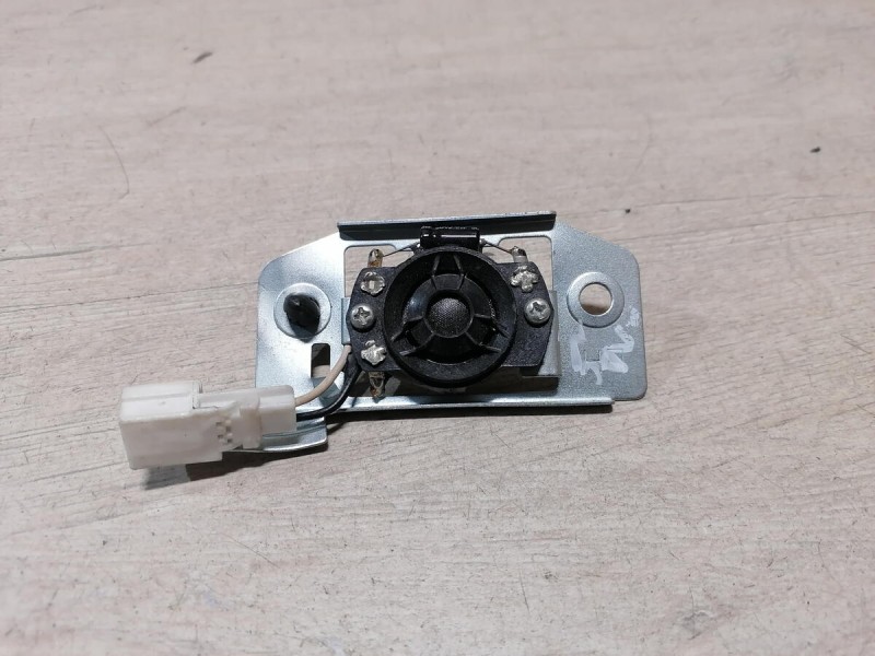 Almera Classic №2 пищалка в переднюю стойку левая