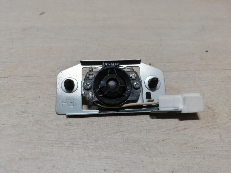 Almera Classic №2 пищалка в переднюю стойку правая