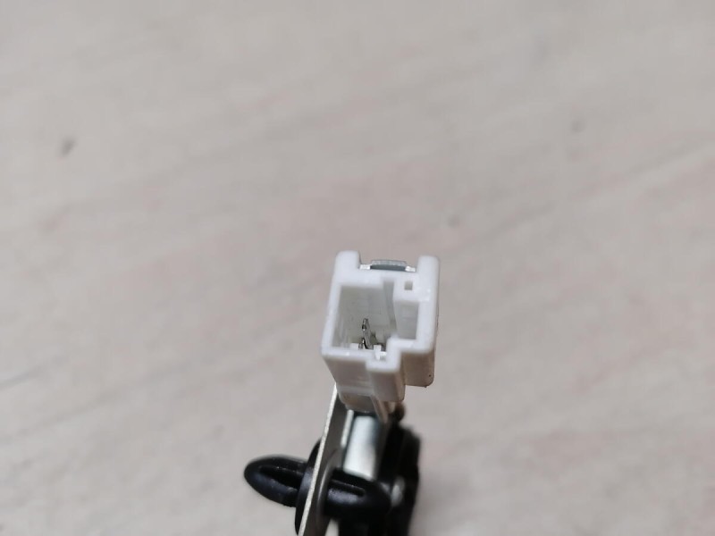 Almera Classic №2 пищалка в переднюю стойку правая