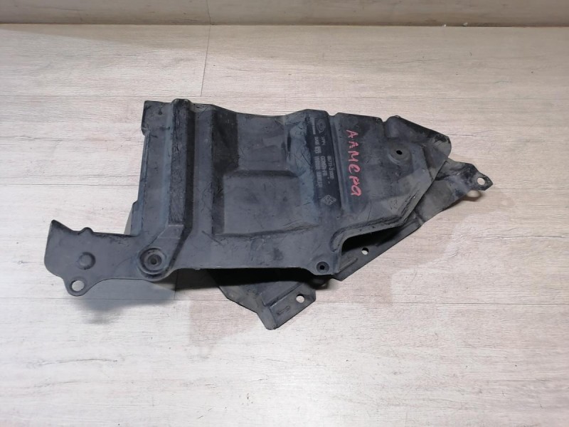 Almera Classic №1 пыльник двигателя левый