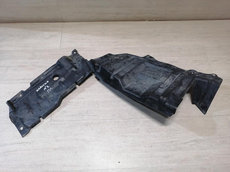 Almera Classic №2 пыльник двигателя левый деф