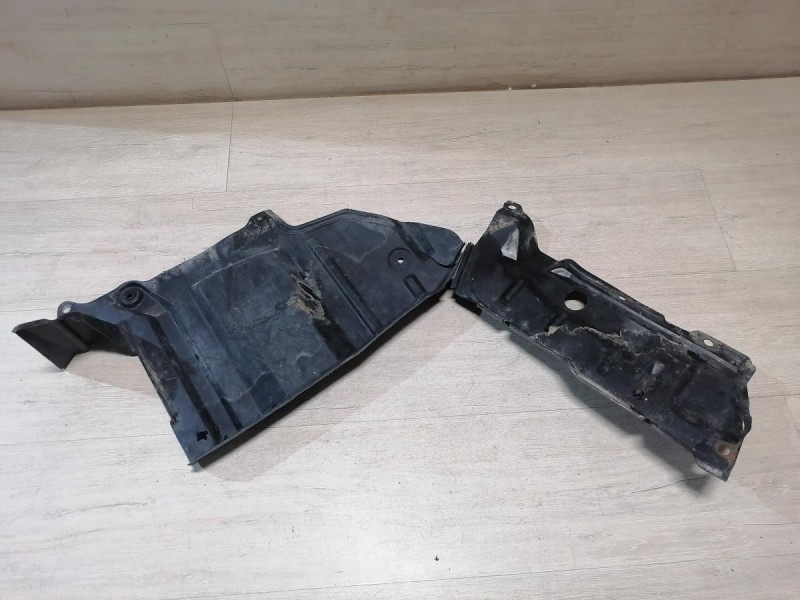 Almera Classic №2 пыльник двигателя левый деф