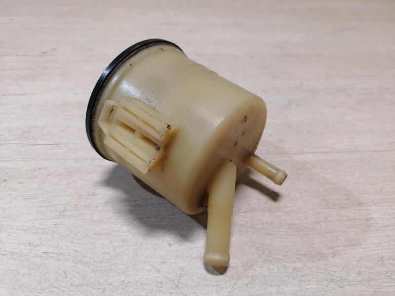 Almera Classic №4 бачок ГУР