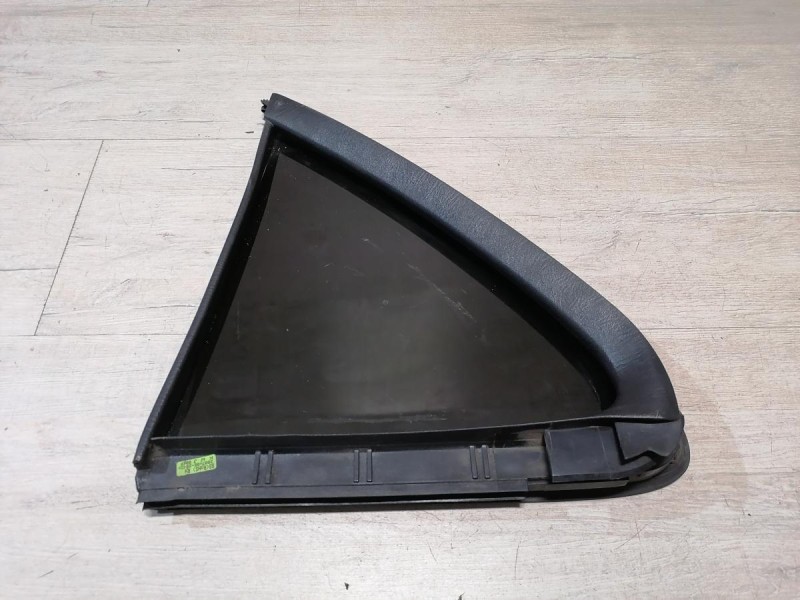 Almera Classic №4 форточка правая