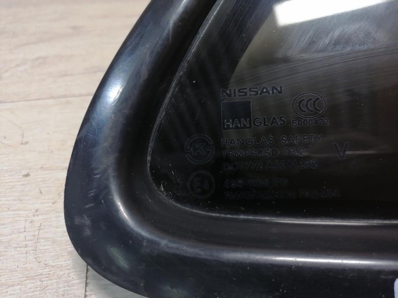 Almera Classic №4 форточка правая