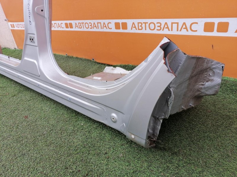 Almera G15 №10 порог левый