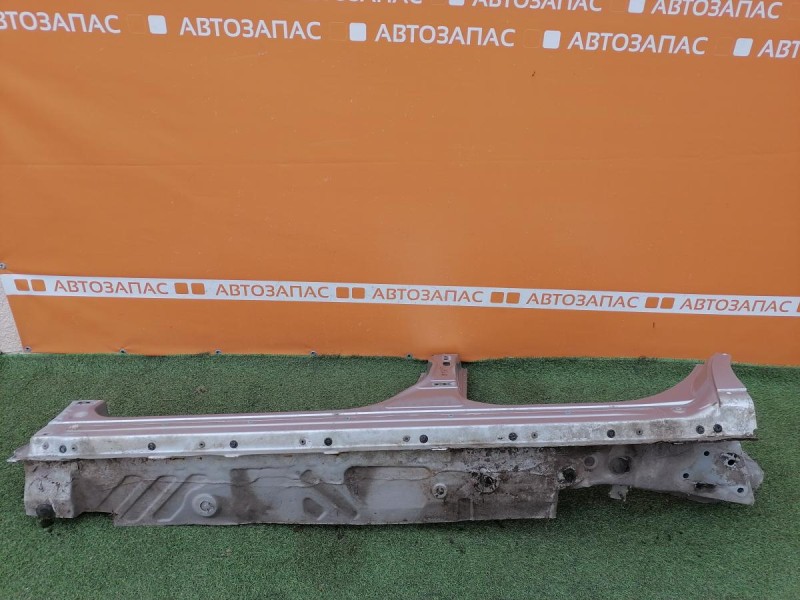 Almera G15 №10 порог левый