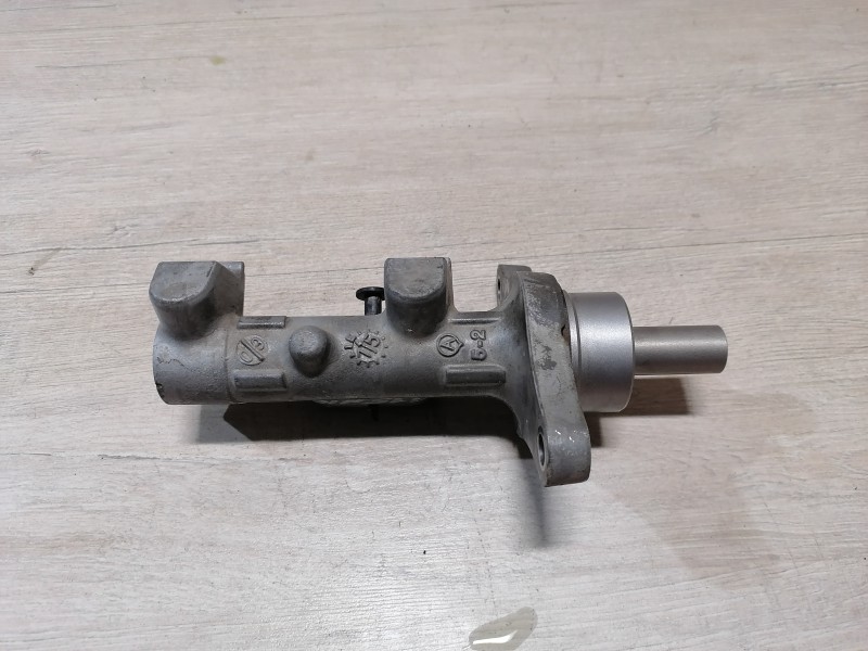 Almera G15 №10 цилиндр тормозной главный