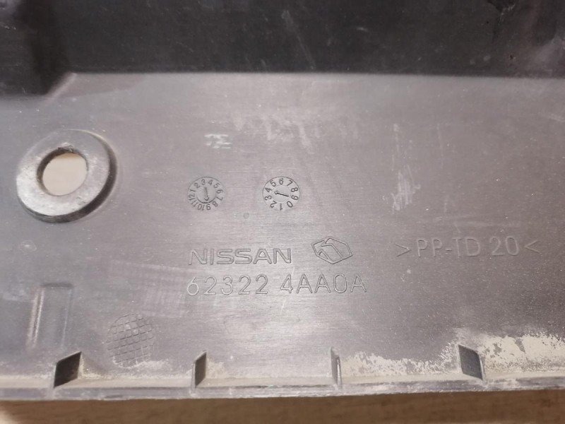 Almera G15 №11 кожух замка капота накладка деф