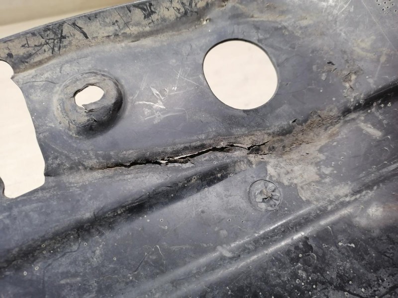 Cruze №4 пыльник двигателя правый деф